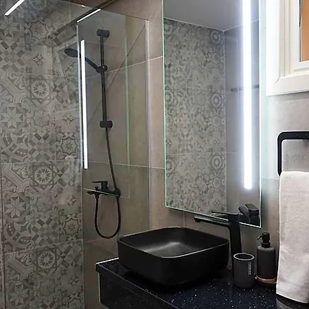 Mackenzie Boutique With Pool 4* Larnaca