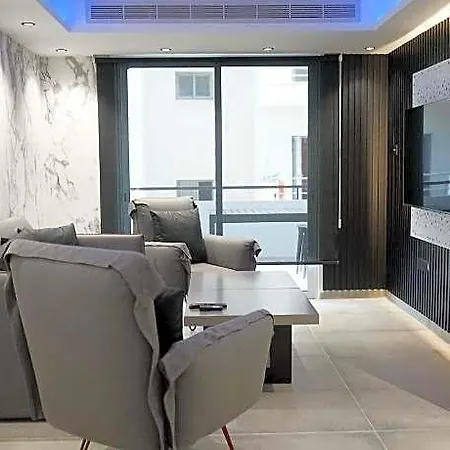 Mackenzie Boutique With Pool 4*